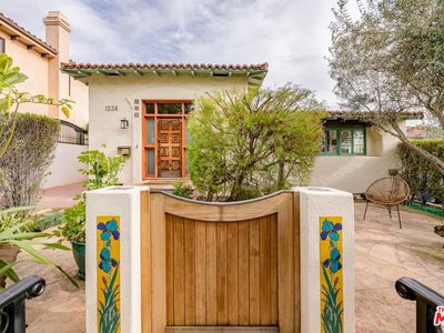1338 Warner Ave, Los Angeles, CA, 90024