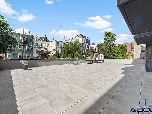 4th image of 21 Meserole St #211
