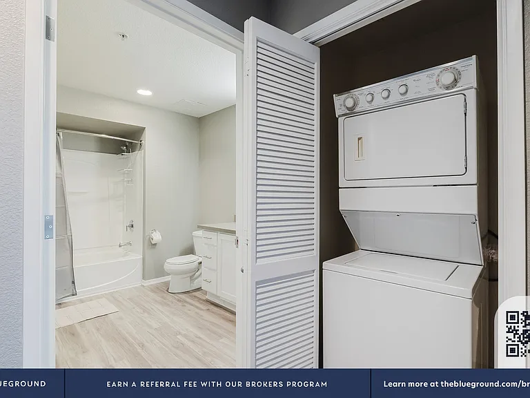 Washer/Dryer in Apartment