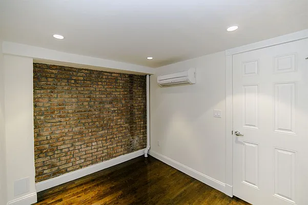 Rented by REAL New York | media 12