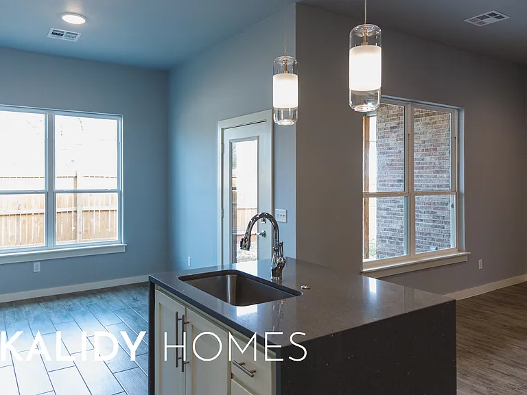 504 Remington Ave — Photo 15