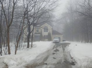 3133 Robert David Dr, Tobyhanna, PA 18466