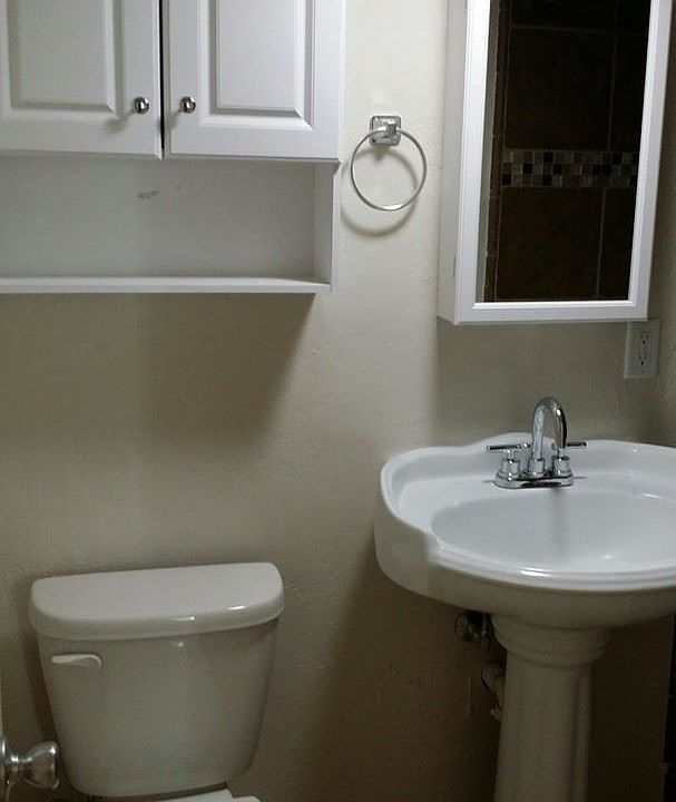 2nd image of 817 Rio Chico Way APT 01