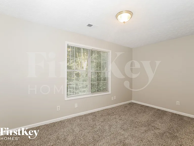 162 Olympic Dr — Photo 15