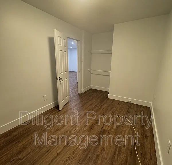 736 Stormont St #UPPER — Photo 11