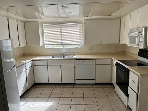 3rd image of 16640 E Almont Dr APT 1