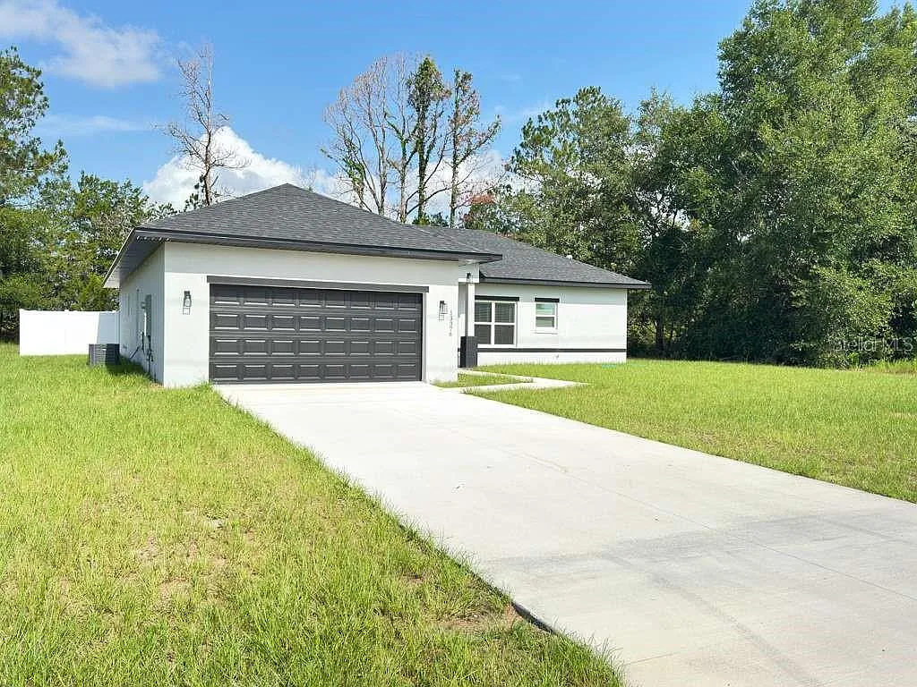 4 bed, 2.0 bath, 1660 sqft, $2,050 — Photo 2
