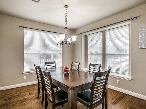 5th image of 1702 Tamarack Dr