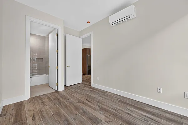 Bedroom, photo 3
