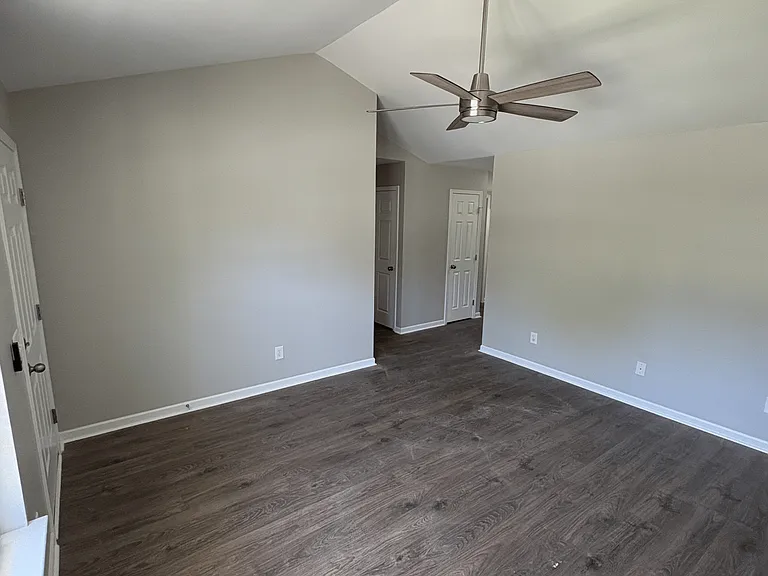 413 Anthony Branch Dr — Photo 2