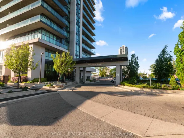 100 John St #1702, Brampton, ON L6W 0A8