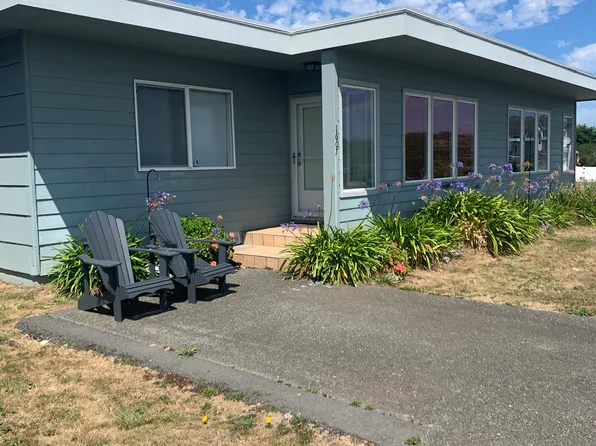 1607 S Pebble Beach Dr, Crescent City, CA 95531