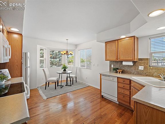 3rd image of 4401 Windmill Creek Way