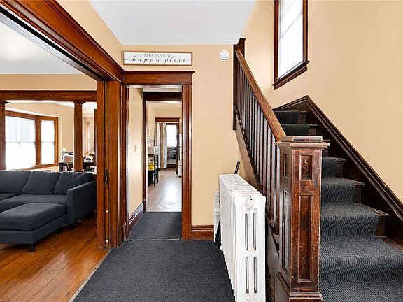 3rd image of 365 Garson Ave