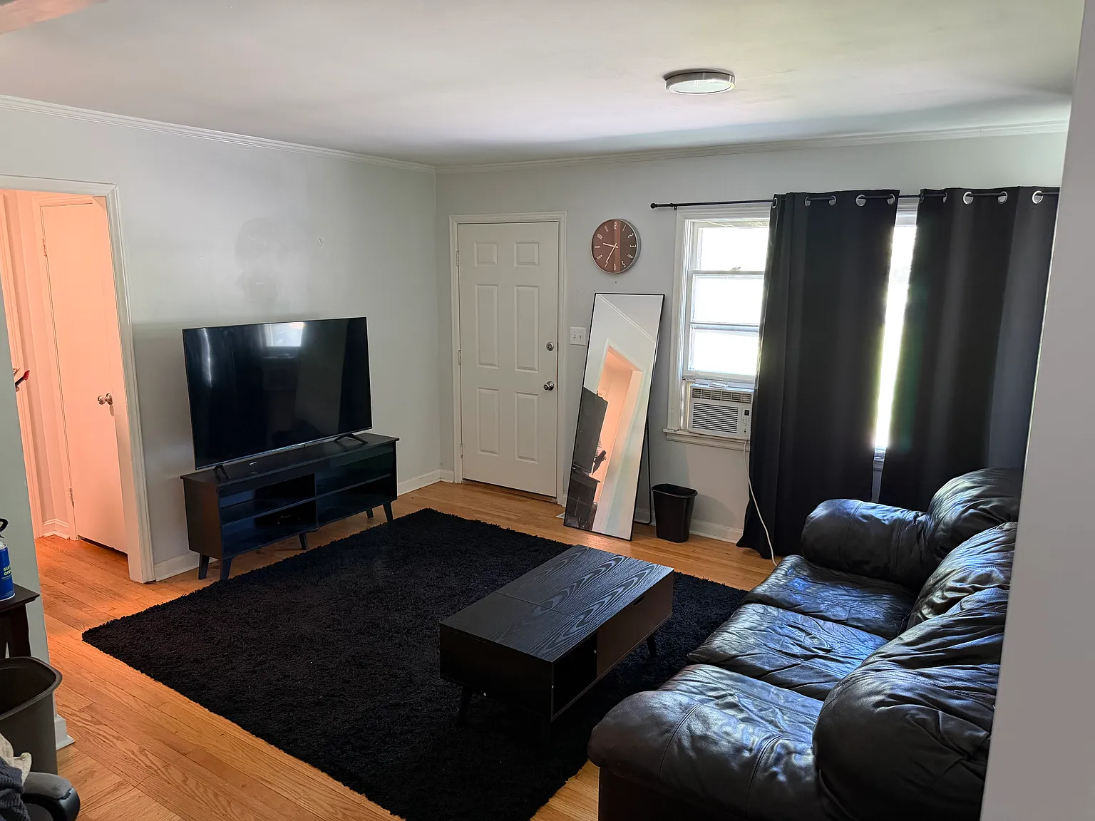 2 bed, 1000 sqft, $1,500 — Photo 3