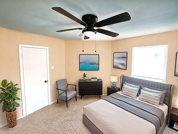 4th image of 9809 Walnut St #208