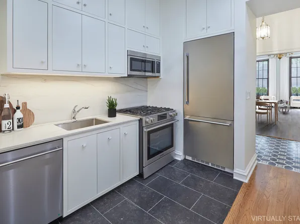 157 East 75th Street 1E image 2 of 20