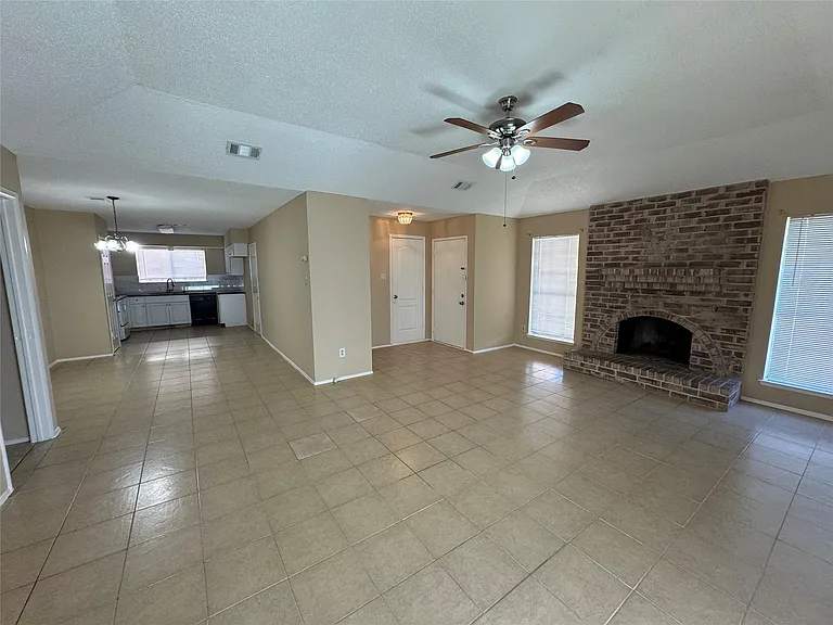 7430 Lobera Dr — Photo 5