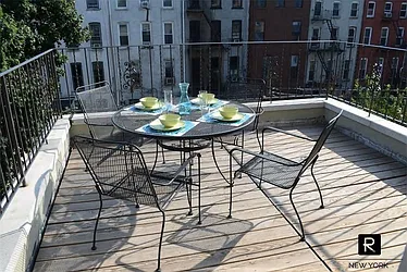 Rented by R New York