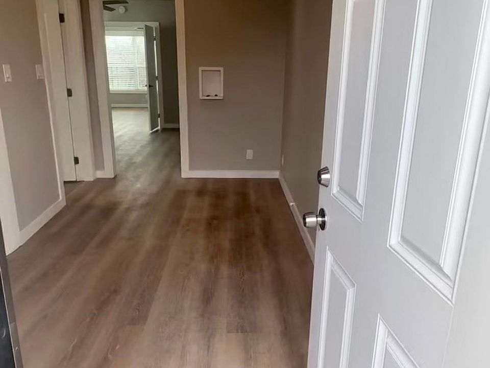 1st image of 4625 E Side Ave APT 3