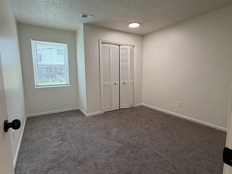 9210 Central St — Photo 15