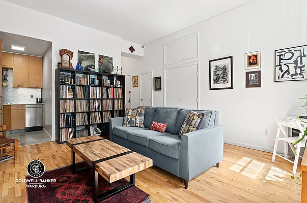 Sold by Coldwell Banker Warburg | media 2