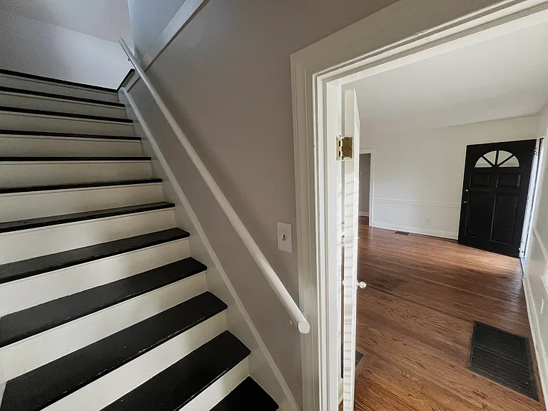 3901 Brownlee Rd — Photo 22