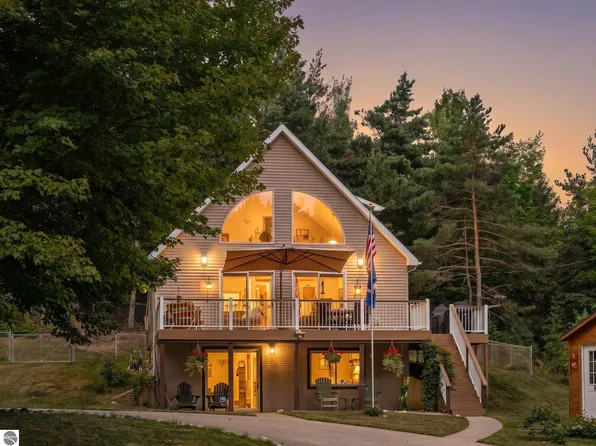 4151 N 37th Rd, Manton, MI 49663