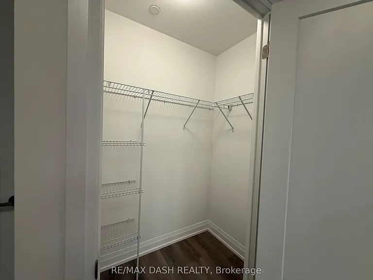 20 Soudan Ave #907 — Photo 16