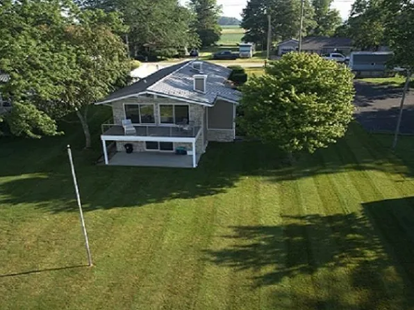 2711 Barrett Rd, Rochester, IN 46975