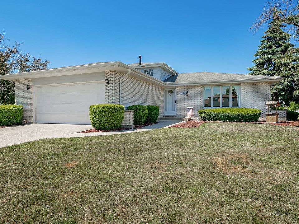 1st image of 8434 Surrey Dr