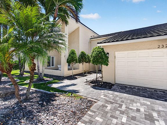 4th image of 2320 SW 23rd Cranbrook Drive
