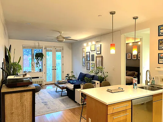 Rented by R New York | media 9