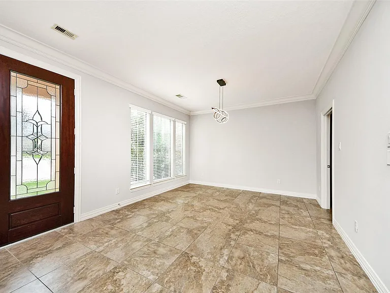 2046 Palm Forest Ln — Photo 8