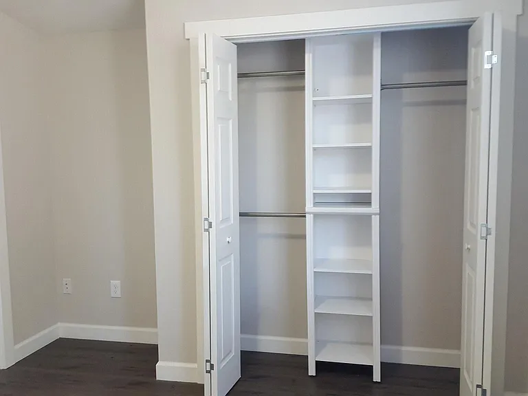 7628 Macarthur Blvd #4 — Photo 8