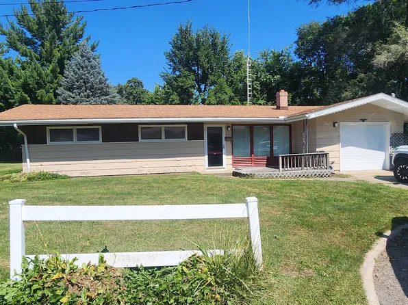 1102 Oak Ct, Mendota, IL 61342