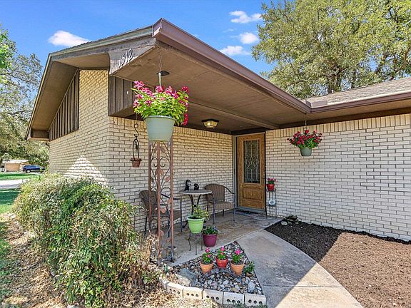 3rd image of 1512 Northwood Drive