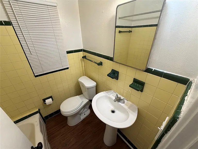 2107 S Mills Ave — Photo 11