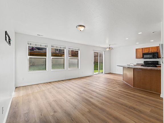 3rd image of 1282 N Lily Pad Dr