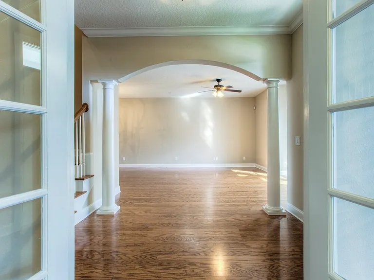 204 Aberdeen Pond Dr — Photo 4