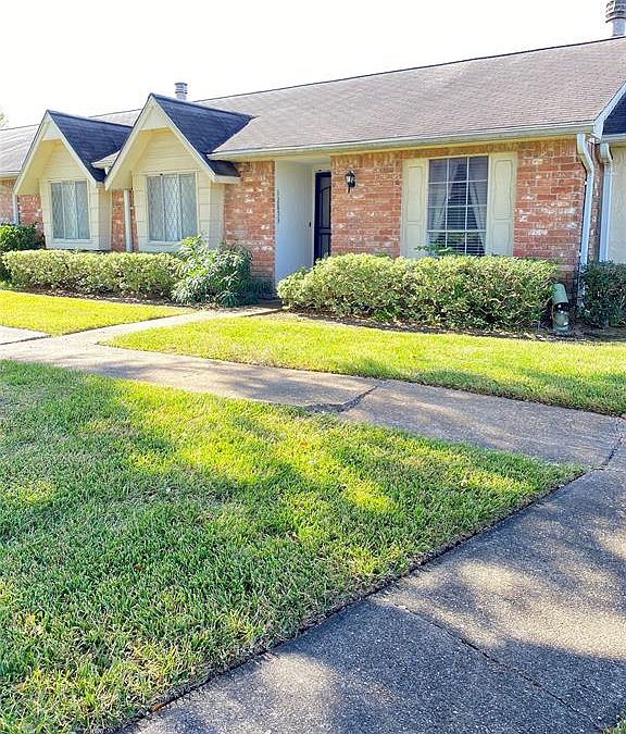 1st image of 12853 Clarewood Dr