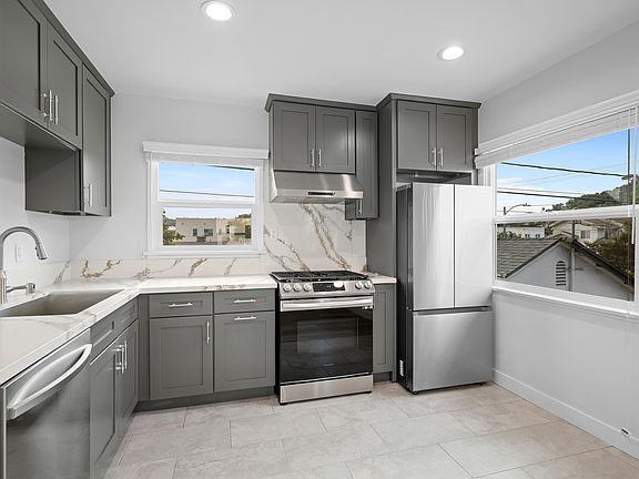 5th image of 623 E Chevy Chase Dr APT D
