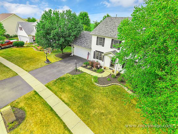 2nd image of 1208 Country Dr
