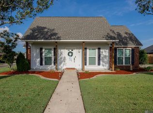225 S Oleana Dr, Gonzales, LA 70737