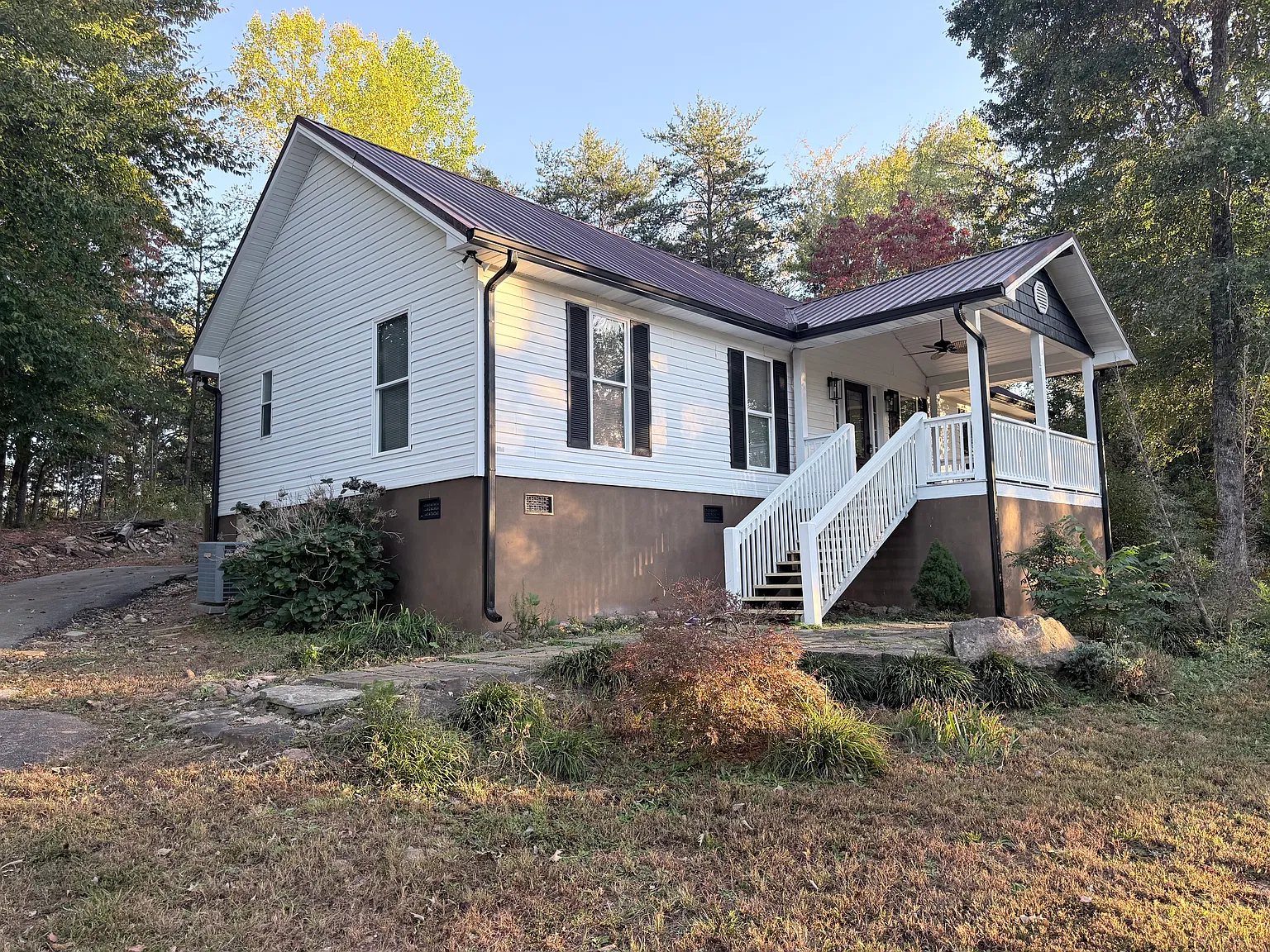 3 bed, 1192 sqft, $1,600 — Photo 2