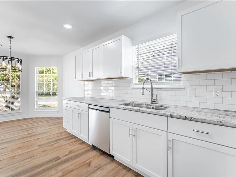 1209 Spring St — Photo 2