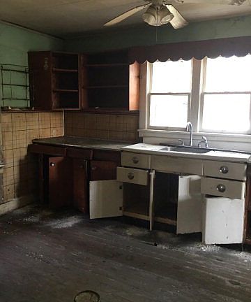4th image of 239 Summit St
