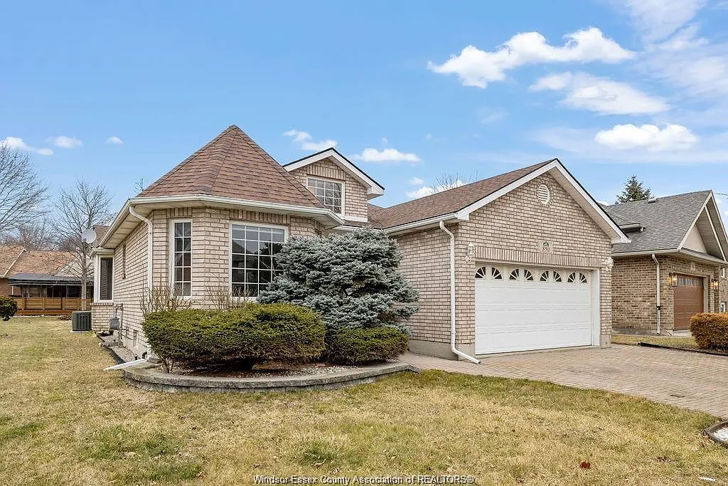 4 bed, $2,950 — Photo 2