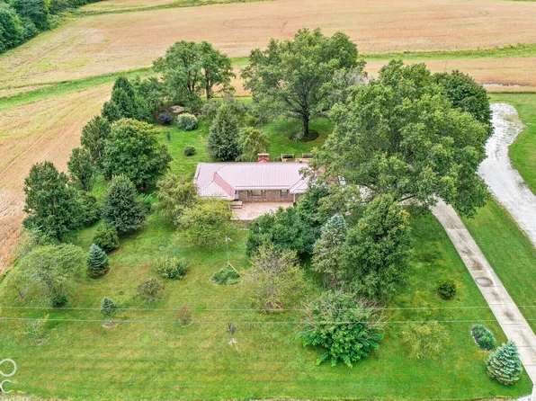 12765 Walters Rd, Martinsville, IN 46151