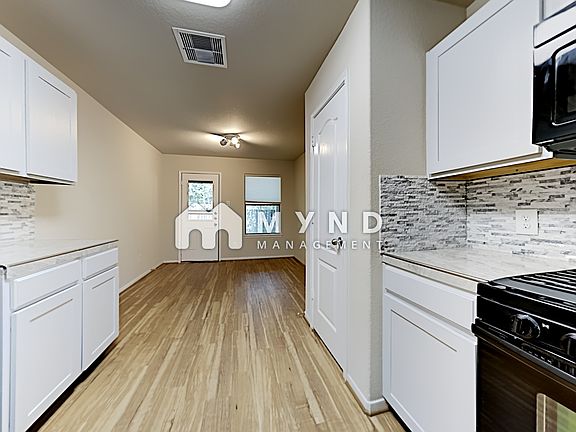 5th image of 4502 Clemwood Ln